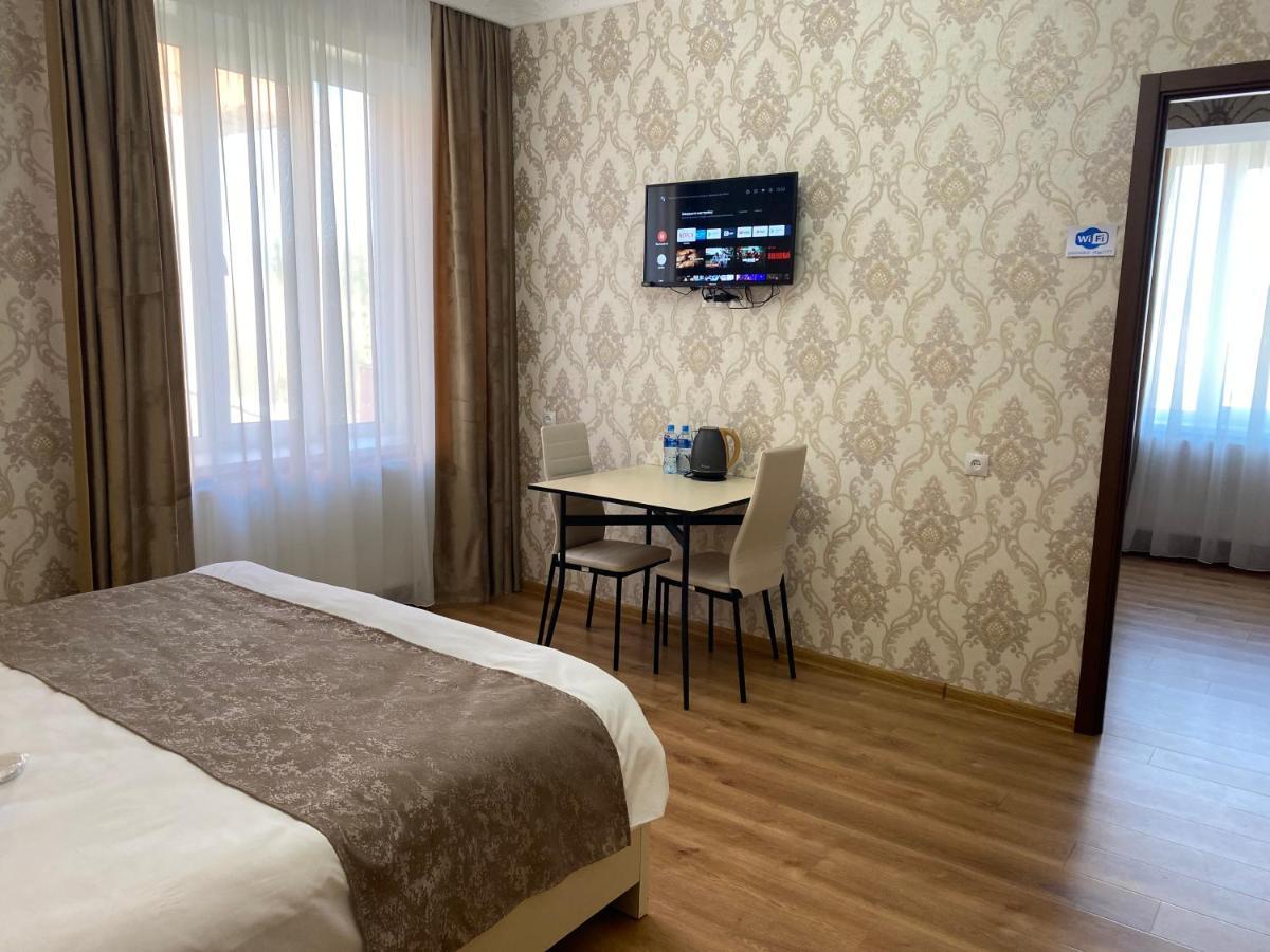 Hotel Sharl Ninotsminda Buitenkant foto