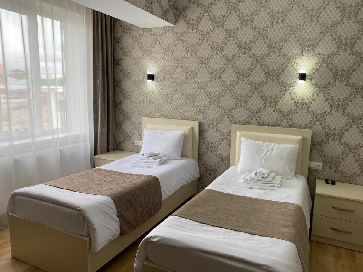 Hotel Sharl Ninotsminda Buitenkant foto