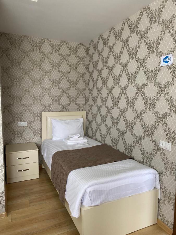 Hotel Sharl Ninotsminda Buitenkant foto