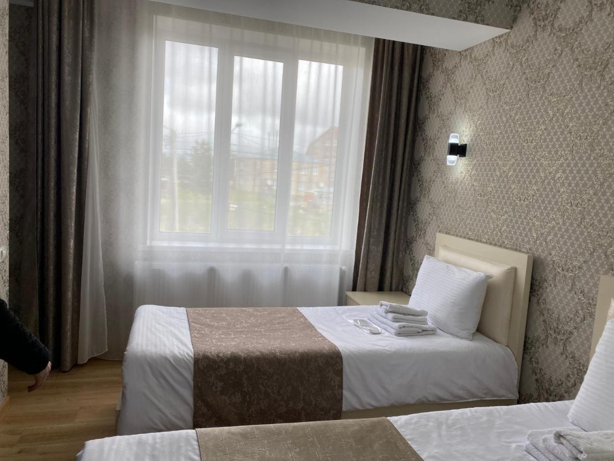 Hotel Sharl Ninotsminda Buitenkant foto