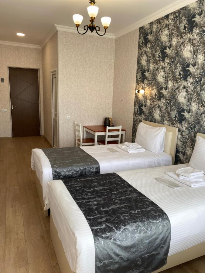 Hotel Sharl Ninotsminda Buitenkant foto
