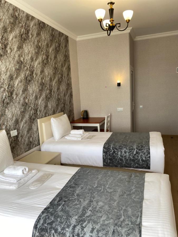 Hotel Sharl Ninotsminda Buitenkant foto