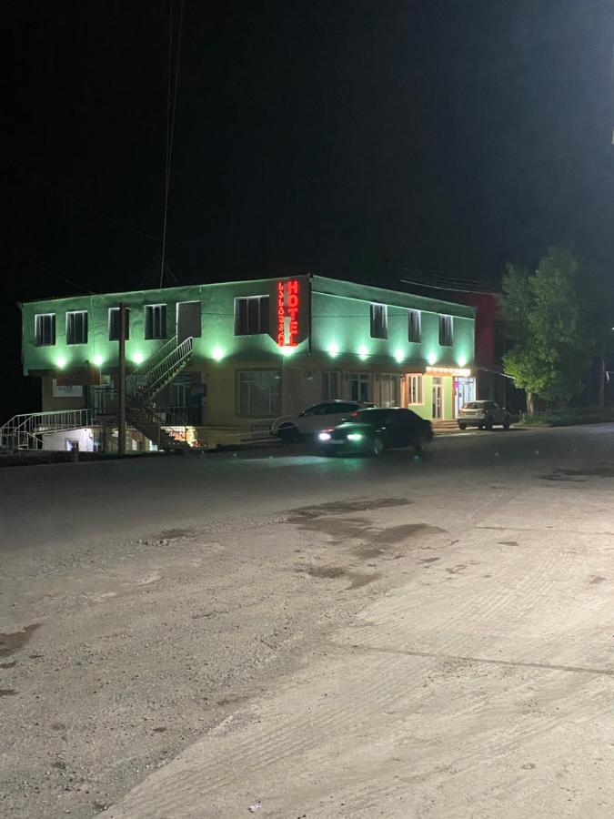 Hotel Sharl Ninotsminda Buitenkant foto